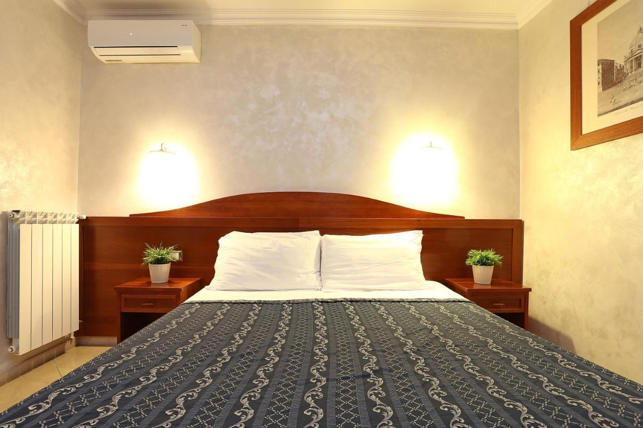 Adorasuite B&B Rome Bagian luar foto